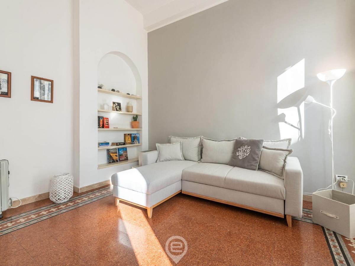 Mirabel Apartment - Wonderful Flat In City Center Cagliari Luaran gambar